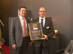 Marco Schum vom Dallmayr Tabacladen (li.) und Christoph Puszkar, Marketingdirektor 5TH Avenue
