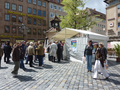 Auf dem Hauptmarkt in Nürnberg am Weltnichtrauchertag