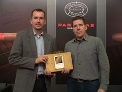 Dirk Kinne (li.) und Martin Schenke vom Tabak-Kontor Leipzig – Habanos-Specialist des Jahres 2011