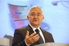 Wenn überhaupt, raucht John Dalli jetzt nur noch auf der Insel Malta