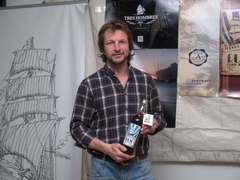 Andreas Lackner, Kapitän, transportiert Rum nur mit Windkraft